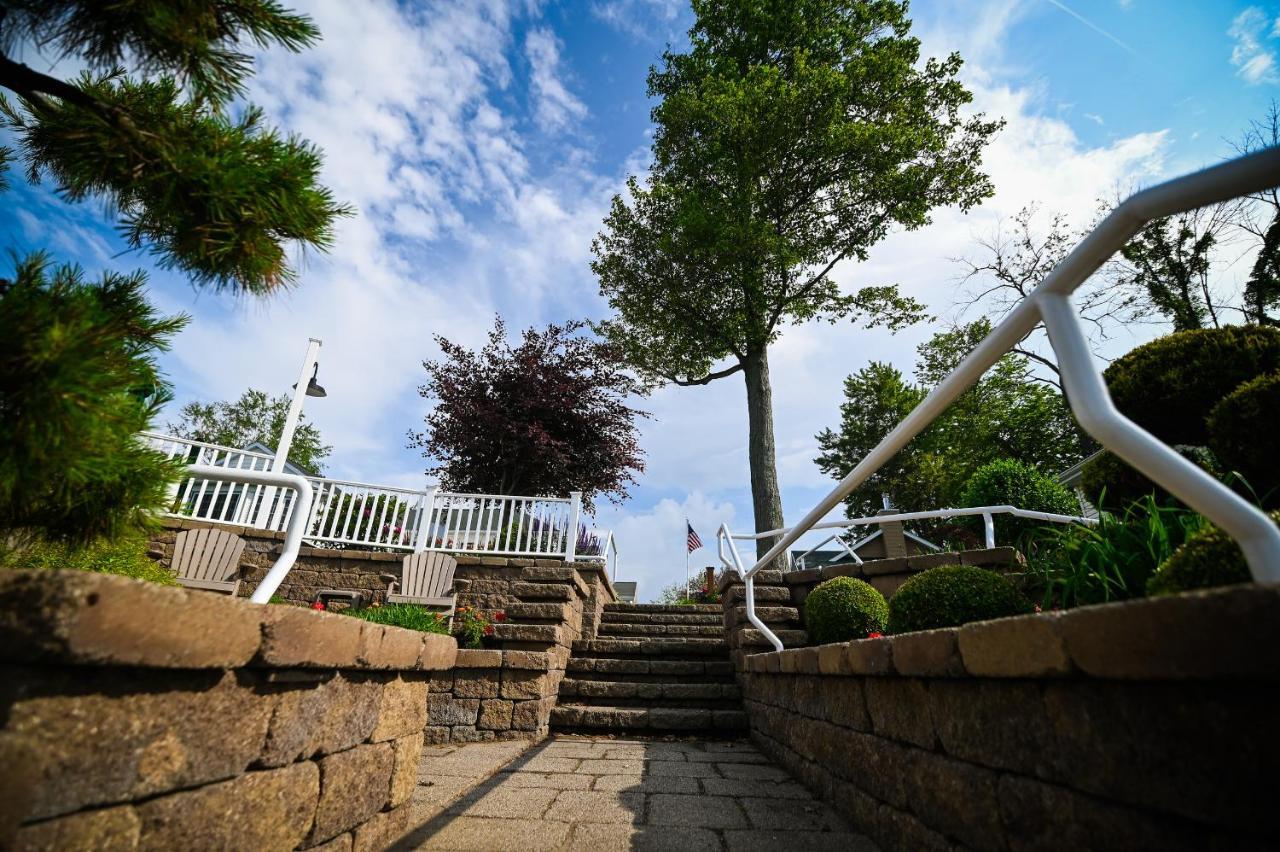 The Lakehouse Inn Geneva Exteriör bild